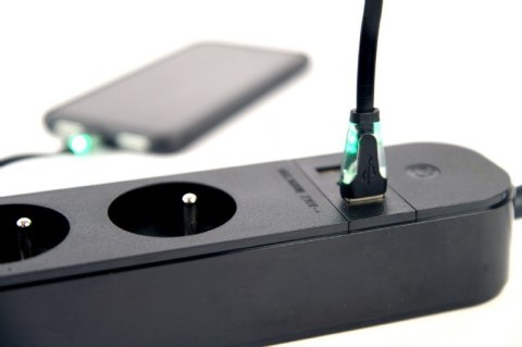 Inteligentna listwa Tuya 4xFR 2xUSB-A 1xUSB-C Czarna Inteligentna listwa Tuya 4xFR 2xUSB-A 1xUSB-C Czarna