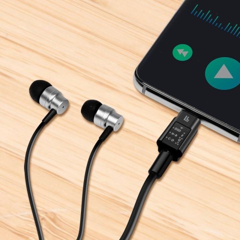 Adapter audio USB-C/M na 3.5mm/F, DAC, EQ Adapter audio USB-C/M na 3.5mm/F, DAC, EQ
