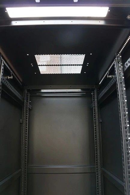Szafa rack 42U 800x1000mm czarna stojąca Szafa rack 42U 800x1000mm czarna stojąca