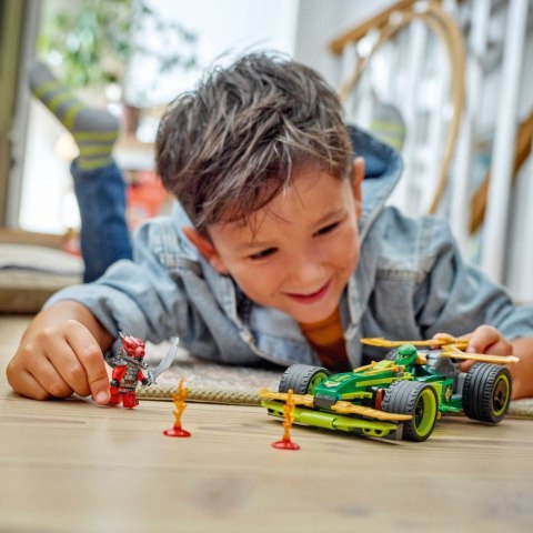 Klocki Ninjago 71828 Samochód wyścigowy Lloyda z napędem typu pull-back Klocki Ninjago 71828 Samochód wyścigowy Lloyda z napędem typu pull-back