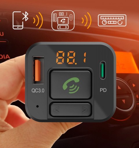Transmiter FM z bluetooth i ładowarką 20W Transmiter FM z bluetooth i ładowarką 20W