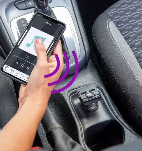 Transmter FM z bluetooth z ładowarką 18W Transmter FM z bluetooth z ładowarką 18W